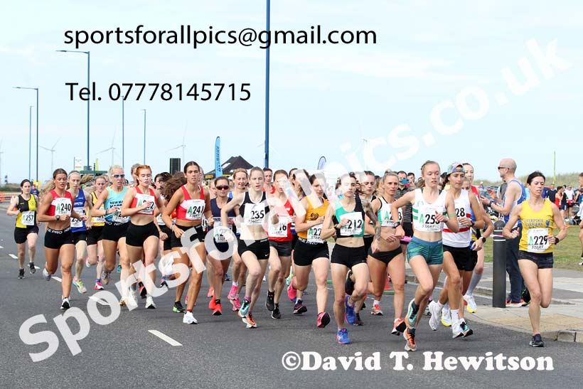Senior womens 4 stage relay, 2021 Northern 6 and 4 Stage and Young Athletes Road Relays, Redcar. Photo: David T. Hewitson/Sports for All Pics